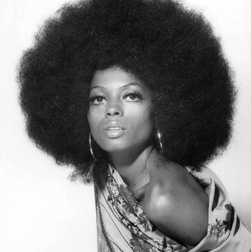 AboutMusicYT's tweet photo. Diana Ross has named 'Standing Next To You' by Jungkook as one of her favorite songs. https://t.co/riuWXmGLjM