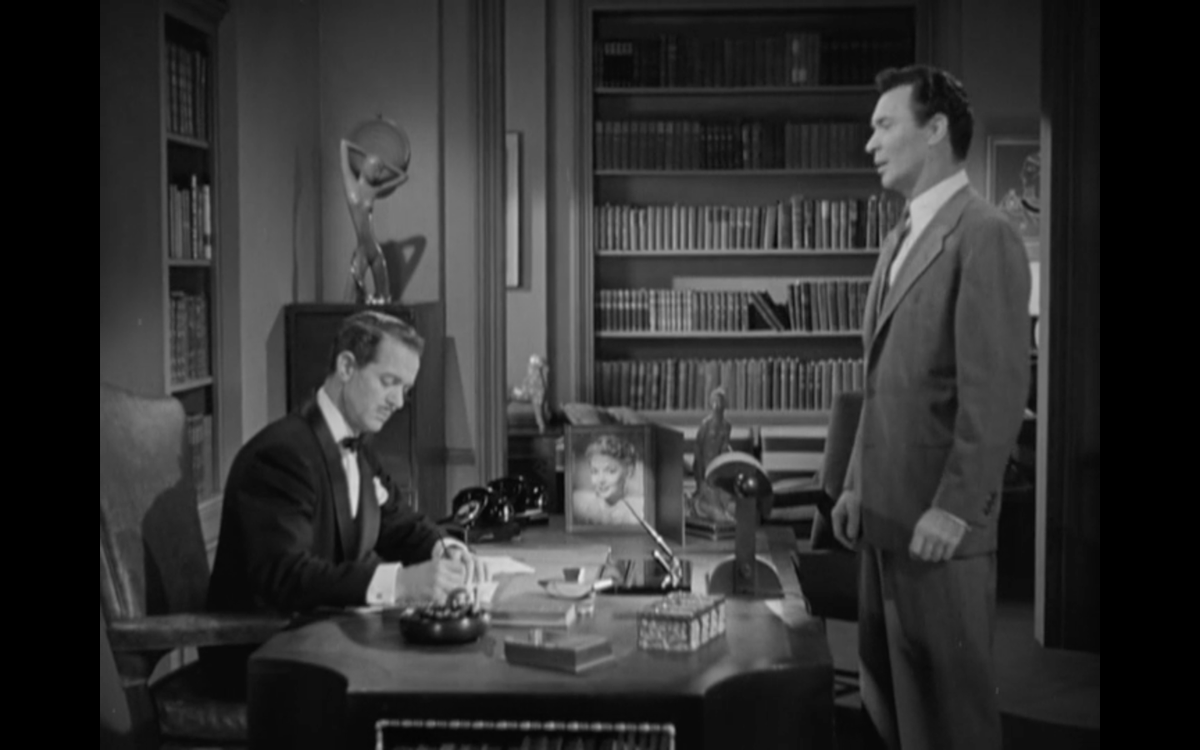 Phil_Noir_'s tweet image. “Last time I made this speech, I got pushed around. I’m going to make it once more.”
For an insurance man, he’s really bad at risk analysis.
#DarknessAtNoon #NoQuestionsAsked #NoirAlley