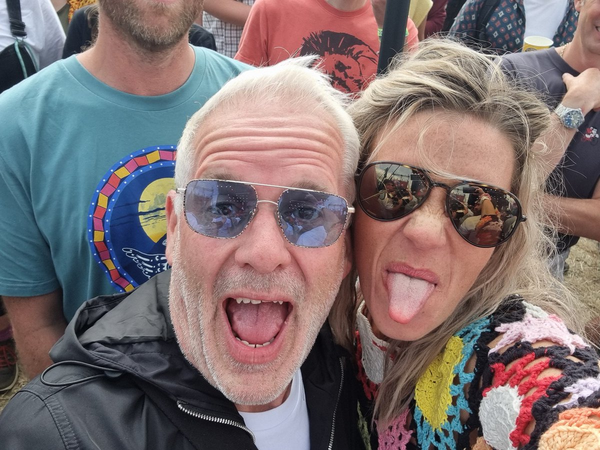 Rosie Webster (@rosiewebster87) on Twitter photo Glastonbury 2024
#radiox <a href="/ChrisMoyles/">Chris Moyles</a> <a href="/Pipskin/">Pippa Taylor Tarrant</a> <a href="/JamesRobinson/">James Robinson</a>. <a href="/chrisjlongman/">Chris Longman</a> <a href="/domisatwit/">Dominic Byrne</a> #glastonbury #peaceout #glastonburyfestival #festivalflag #radioxflags <a href="/RadioX/">Radio X</a> X #glastonbury2024 #hellodaddy Glastonbury 2024
#radiox <a href="/ChrisMoyles/">Chris Moyles</a> <a href="/Pipskin/">Pippa Taylor Tarrant</a> <a href="/JamesRobinson/">James Robinson</a>. <a href="/chrisjlongman/">Chris Longman</a> <a href="/domisatwit/">Dominic Byrne</a> #glastonbury #peaceout #glastonburyfestival #festivalflag #radioxflags <a href="/RadioX/">Radio X</a> X #glastonbury2024 #hellodaddy