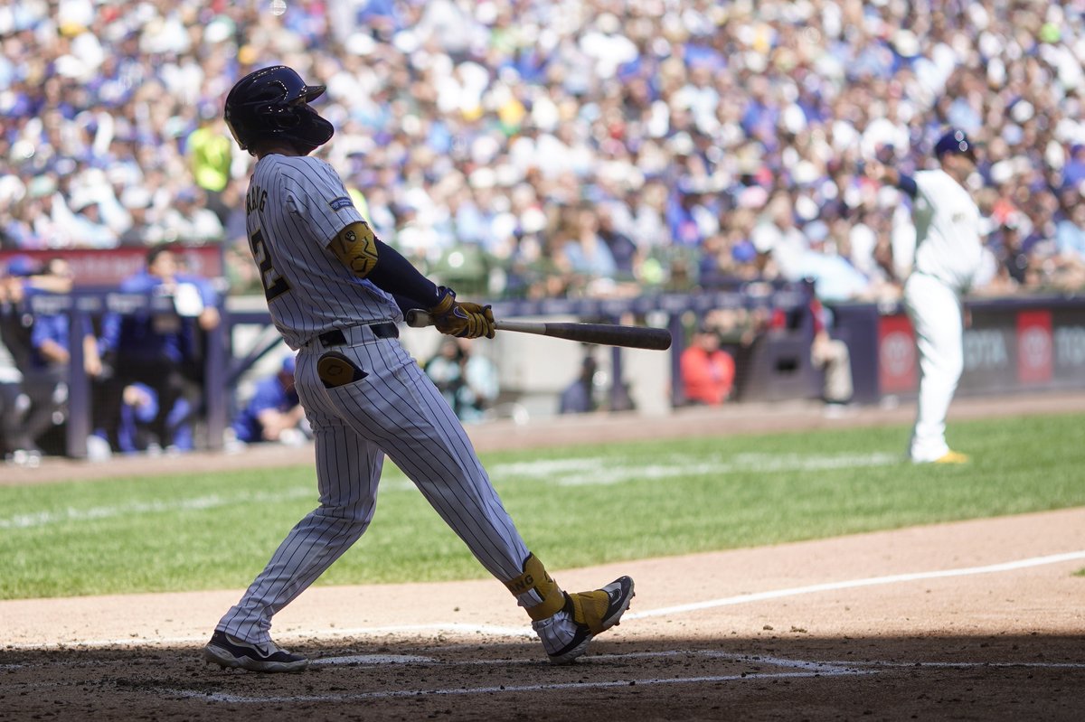 Milwaukee Brewers tweet media