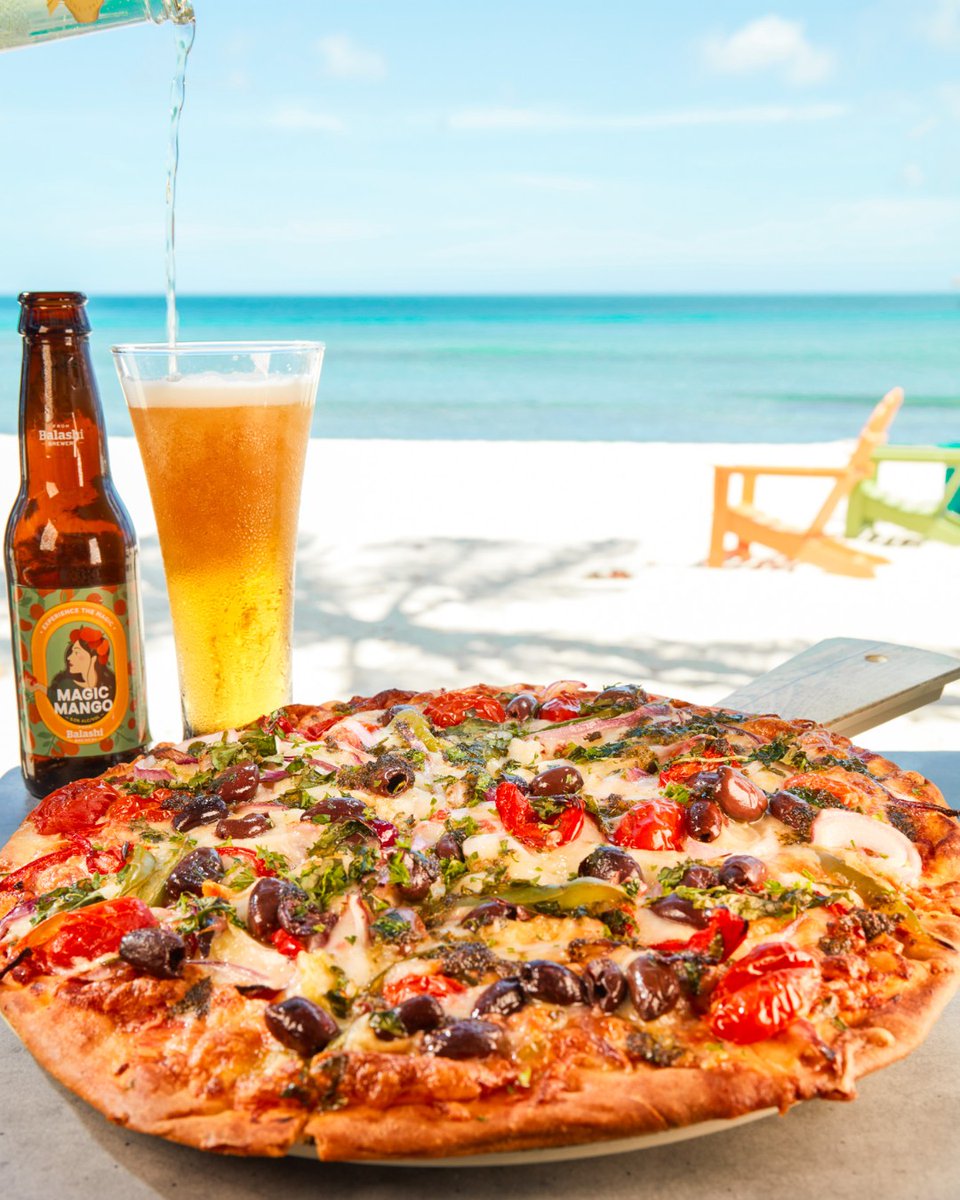 DiviResorts's tweet photo. Just arrived on vacation in Aruba? Swing by purebeach for a quick and delicious bite to eat. Don't forget to treat yourself to a cold beer, you've earned it after a long travel day! 😉🍻 

#purebeach #VacationMode #Cheers #Aruba #DiviPhoenix https://t.co/aPYVO7Y2P4