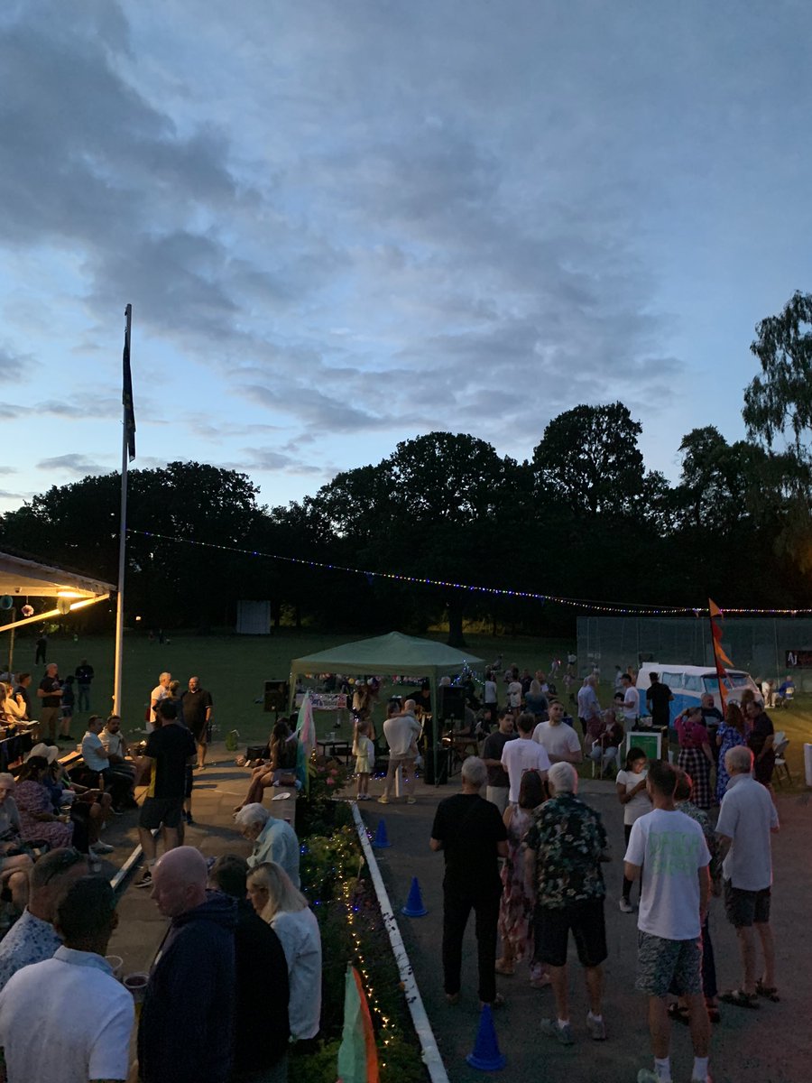 EastcoteCC's tweet photo. Squirrelfest Pics πΏοΈπΈ
Take a look at some of the pics from last nights great event π€©
#eastcotecc #squirrels #upthesquirrels #ecc #squirrelfest #squirrelfest2024 #music #cricket https://t.co/1CUFBwJ5FT