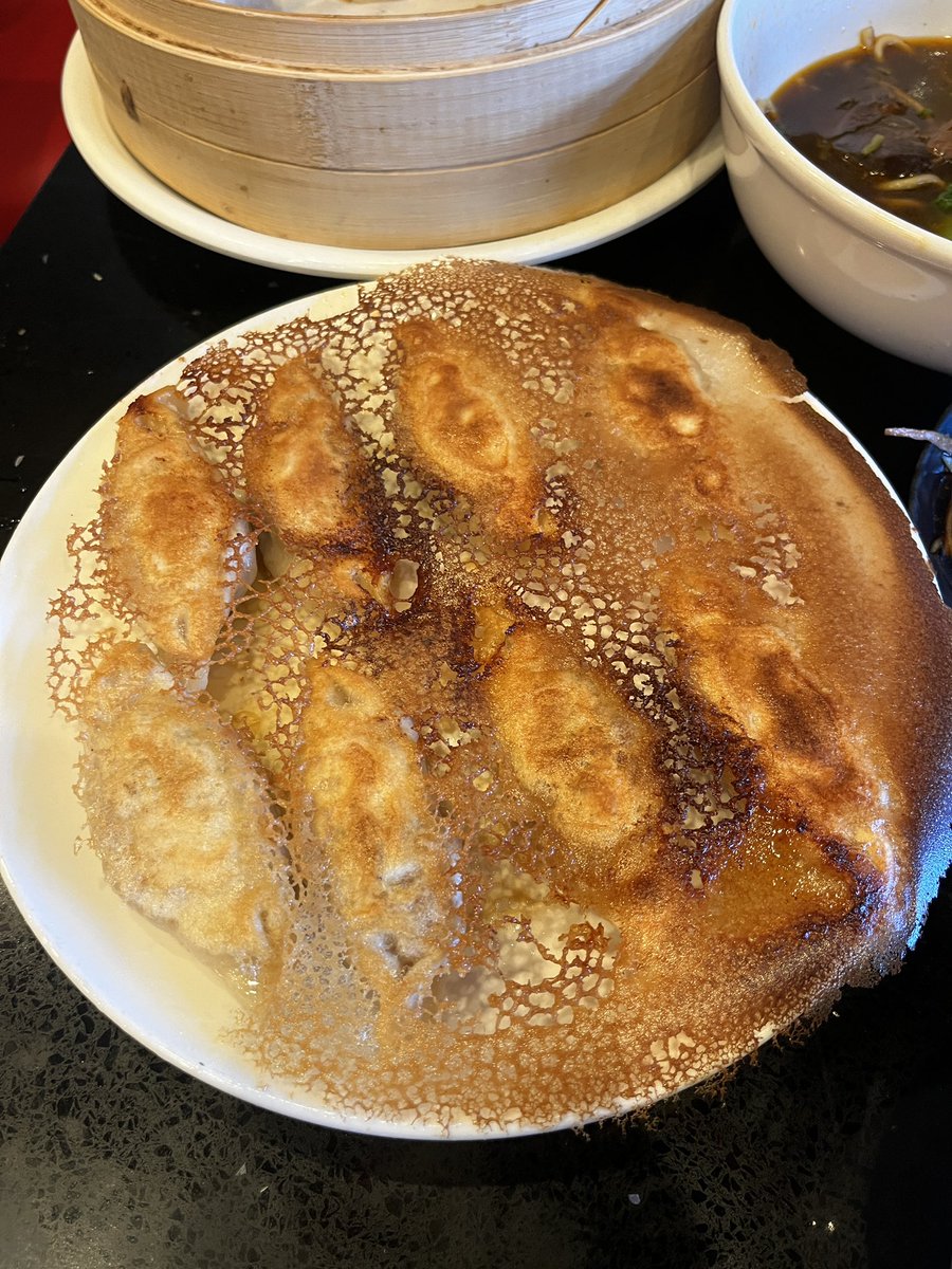 June stickers are here! it’s 15 tiny clear drinks!!!

sorry for the delay i’ve been trying to have a fun summer and it’s not conducive to getting a lot of work done apparently unfortunately