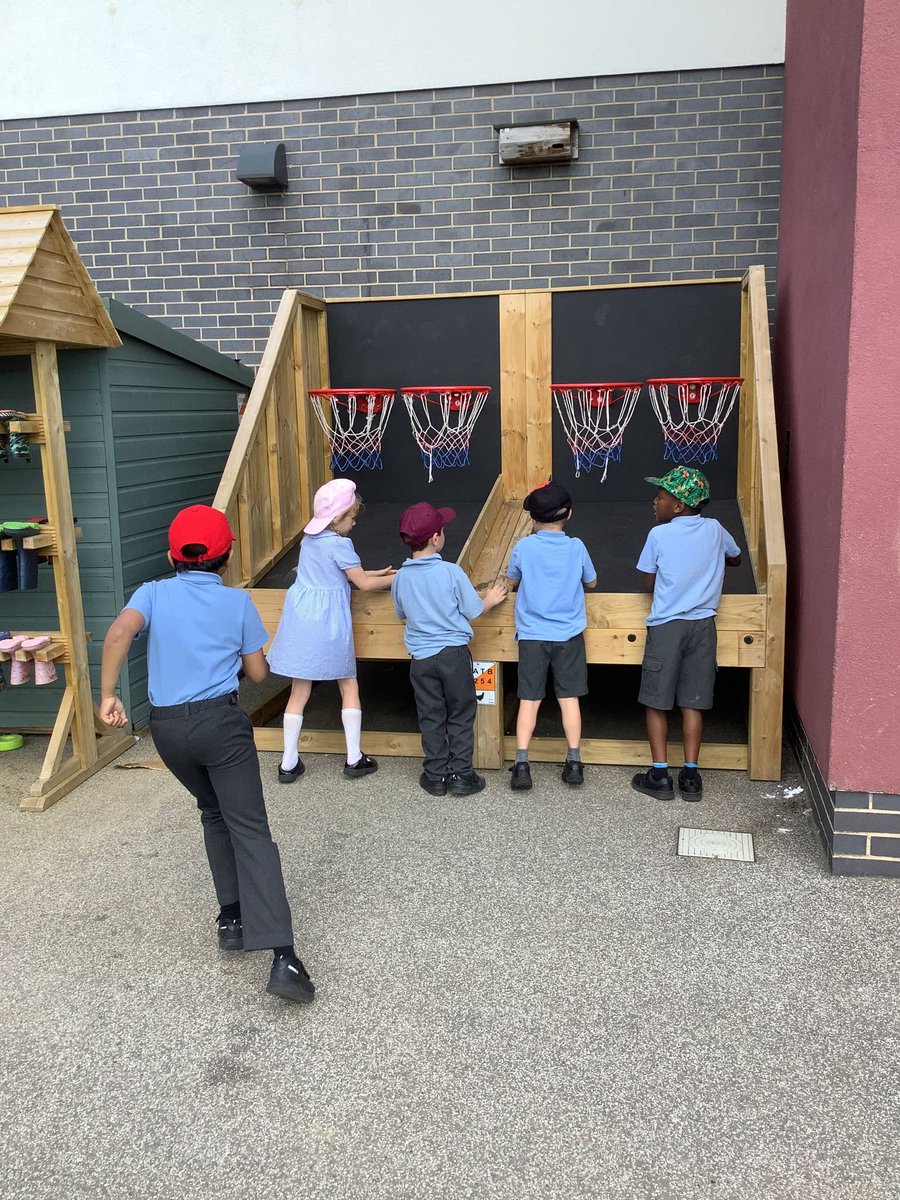 OPAcademy's tweet photo. joined us in the sunshine to share in the creativity and help build the imaginations of our young people. A truly wonderful day #OPAPlay #OPATogether @OPAL_CIC @neil_play https://t.co/FlWJH7A87F