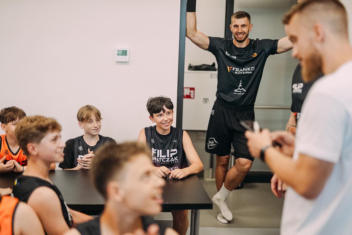 Rafal Niewiadomski tweet media