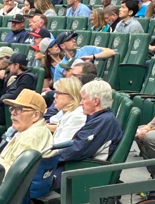 MarinersUK's tweet photo. Fridays Game sat 3 seats away from the man himself, let’s hope he saw what is needed to make this a World Series winning team and gets out his checkbook #Mariners #Seausrise #TridentsUp https://t.co/fWXMlHZA8k