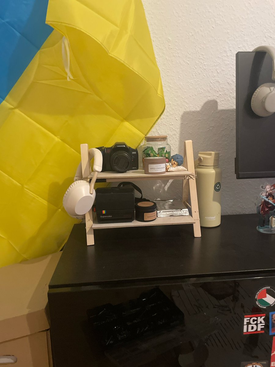 vash_poteryash's tweet image. Я сама полочку сделала , не идеальная, но я правда старалась ✨