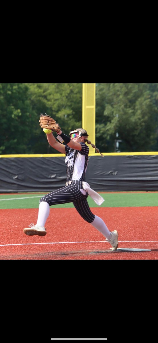 MadiMcGowan15's tweet photo. Had a great time this weekend in Birmingham at stars over alabama @DCEliteSoftball overall went 3-2 thank you @KayleeHorton13 for spending the weekend with us. Now time to get ready for 16u in Daphne next weekend for the southern Alabama showcase.@SoCal_2028 @SoCalAsOrg https://t.co/h5huBvNvSY