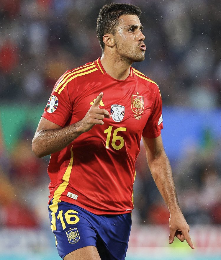 FRBlueMoon's tweet photo. LE JOUEUR ULTIME. 🇪🇸 https://t.co/gfnTcXcrws