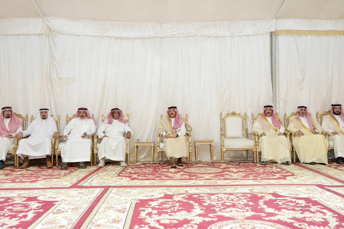 emartasir's tweet photo. قدّم سمو أمير منطقة عسير الأمير #تركي_بن_طلال مساء اليوم بمركز طبب غرب مدينة أبها، واجب العزاء في وفاة شيخ شمل قبائل ربيعة ورفيدة وبني ثوعة، الشيخ تركي بن عبدالوهاب آل أبونقطة المتحمي -رحمه الله-.

سائلاً الله تعالى أن يتغمد الفقيد بواسع رحمته ويسكنه فسيح جناته ويلهم ذويه الصبر والسلوان.