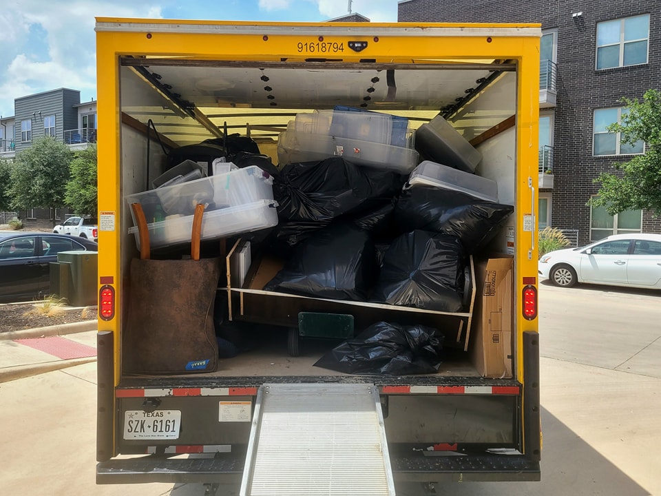 blackopsmovers's tweet photo. Knowing how important dekluttering and purging can be during the moving process, we now offer junk removal before or after move day. Unlike our hourly moving rates, this service is billed at a flat rate based on volume and distance.

#junk #junkremoval #hauling #dump #movingtruck https://t.co/Df18nJMtyO