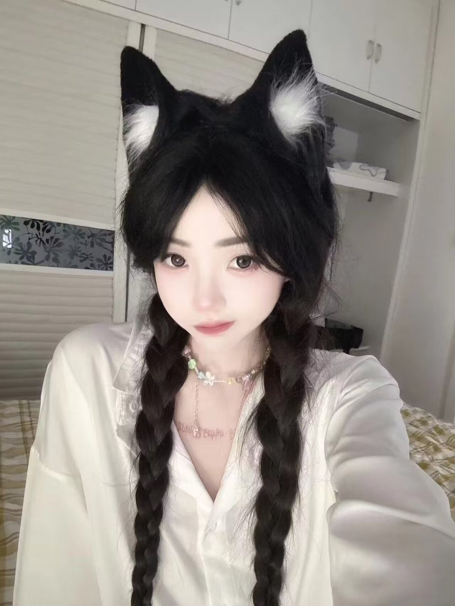 Xuandao123's tweet photo. 汉口气泡水          年龄19
身高163         体重45
熊b         颜值态度情商都在线的年轻丫头，为数不多的女友感体验的妹妹
有喜欢的老哥可以进群交流，群里有推上所有丫头的联系方式
#武汉外围 #武汉spa #武汉资源 https://t.co/NiMKPhpVus