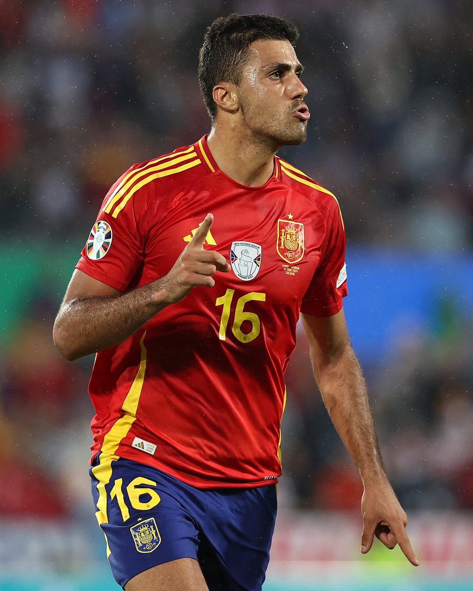 ✨🇪🇸 4th goal with Spanish national team for Rodri.

10th goal of the season with club and country.