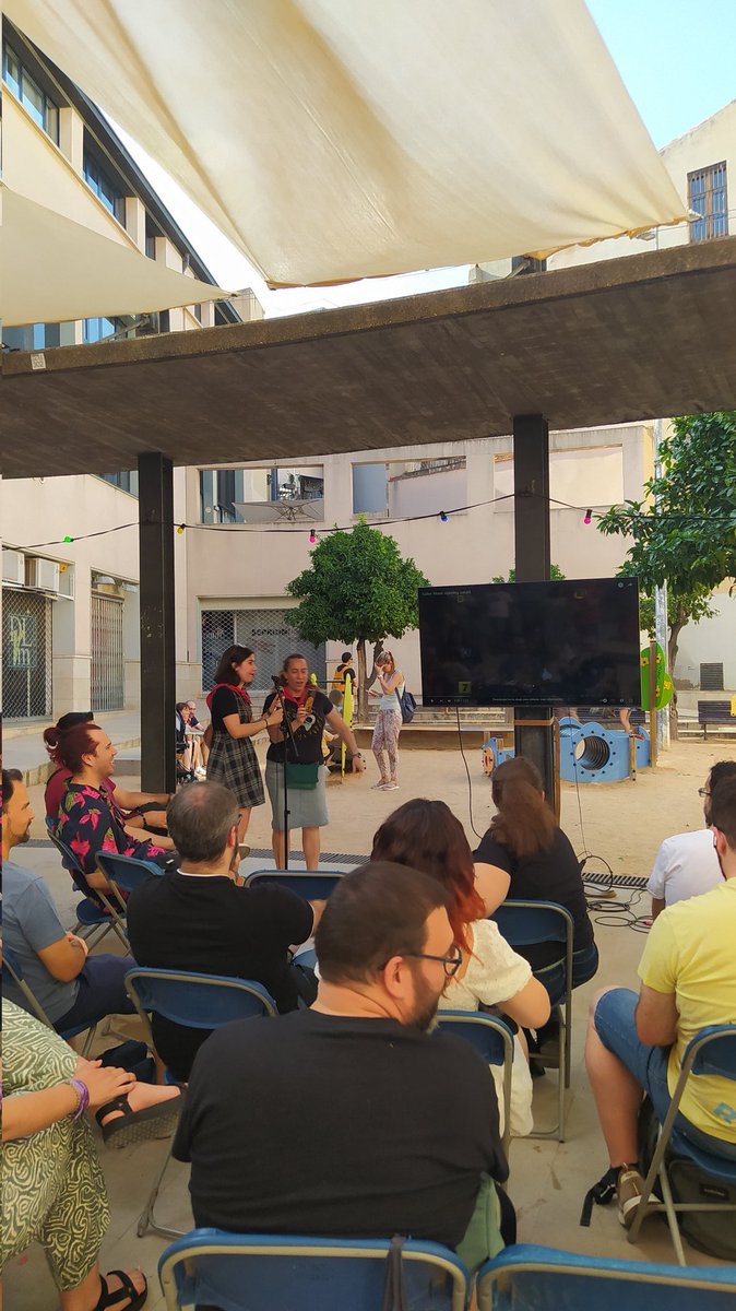 Moltes gràcies a tothom que ha vingut aquesta tarda a cantar, a ballar i sobretot a RIURE amb nosaltres aquesta tarda a l'<a href="/espailataifa/">La Taifa | Espai Tradicional Autèntic</a> 🫶
Ha estat una gran tarda plena de música, diversió i bona companyia 🎤🤗