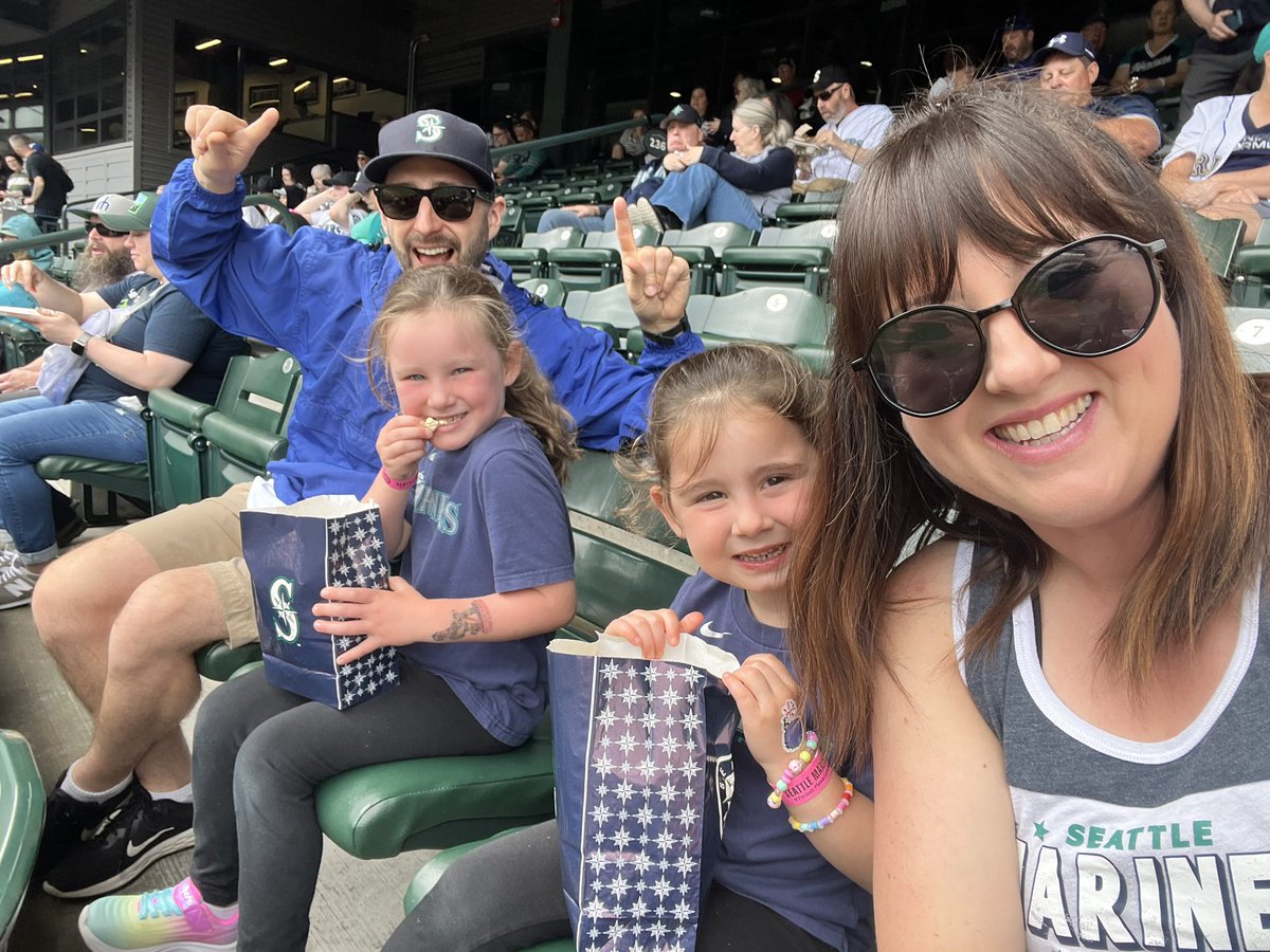 whereiskrista's tweet photo. Happy 40th Birthday, Matt! Best way to spend your day is at the @Mariners ballpark! #TridentsUp #gomariners https://t.co/QCwlpGhGDc