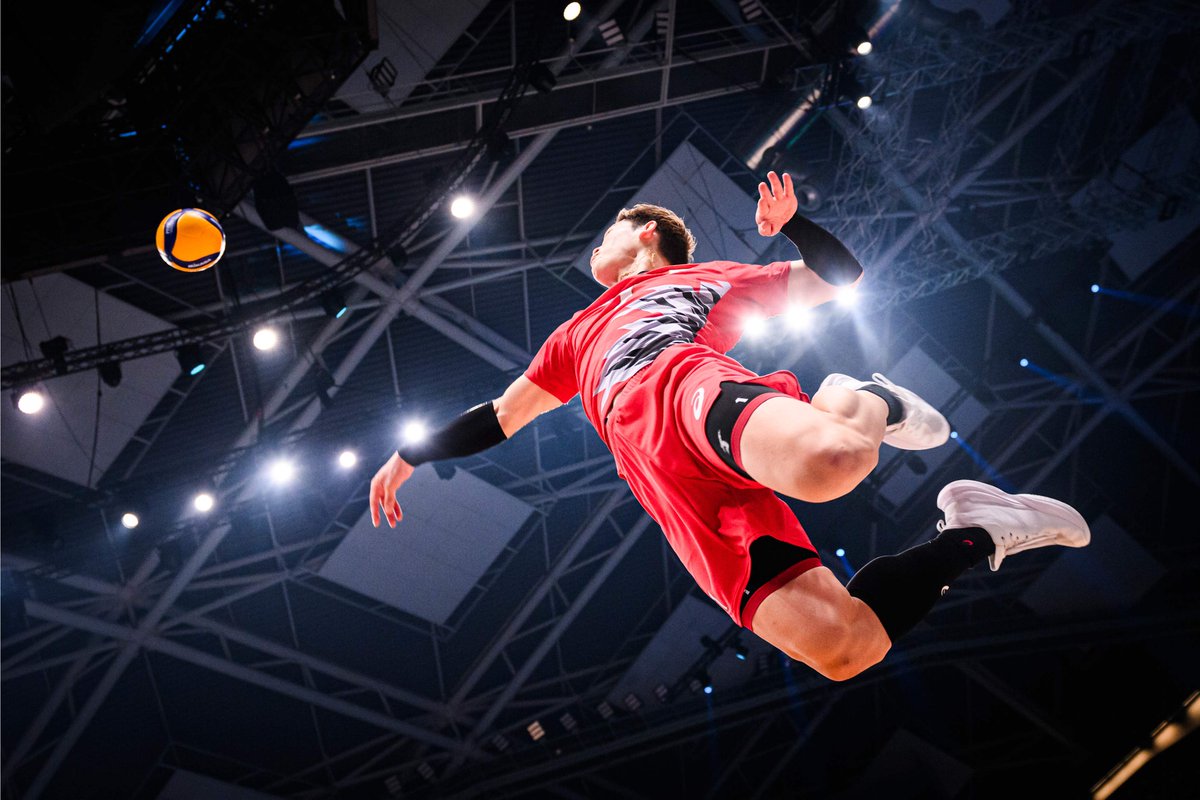 vking_jp's tweet photo. 日本はネーションズリーグ準優勝

🇯🇵日本代表 1－3 フランス代表🇫🇷

🇯🇵#バレーボール男子日本代表 はネーションズリーグ銀メダル！決勝ではフランスに力負け

第1セット 23-25
第2セット 25-18
第3セット 23-25
第4セット 23-25

#ネーションズリーグ #男子バレー #バレーボール

📸Volleyball World https://t.co/5HzXzneD36
