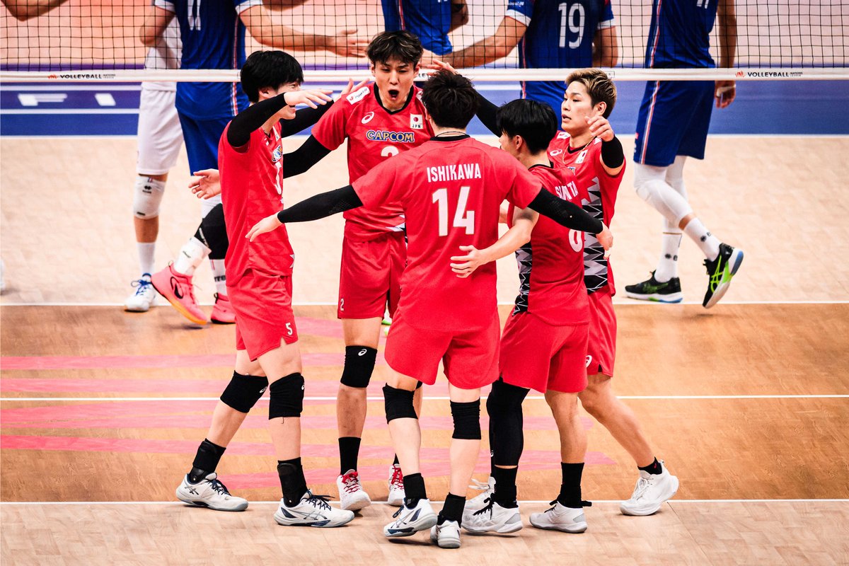 hainakyuu_'s tweet photo. Japan🇯🇵 silver podium finishers in the #VNL 🥈Their best result in the history of the tournament! ✨️