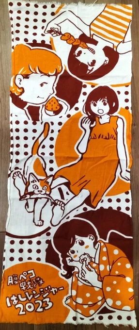 あ、そうだ。着物道楽十人絵巻のグッズの手ぬぐいは売り切れてしまったのですが、はしレンジャー展の手ぬぐいはまだ残っていて今回の展示にも持ち込ませてもらっています。谷川さんの子だけは着物を着ています👘よかったらそちらも〜