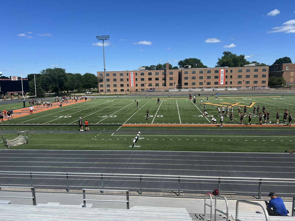 DrCoreyTafoya's tweet photo. @WartburgCollege U rah rah! #kickithard @tafoya_sam https://t.co/bbvMosAK4K