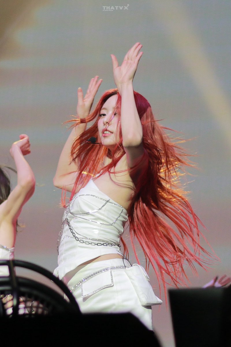 thatvvxxx's tweet image. BORN TO BE TORONTO DAY2
#YUNA #유나
#ITZY #있지
#ITZY_BORNTOBE
#ITZY_in_TORONTO