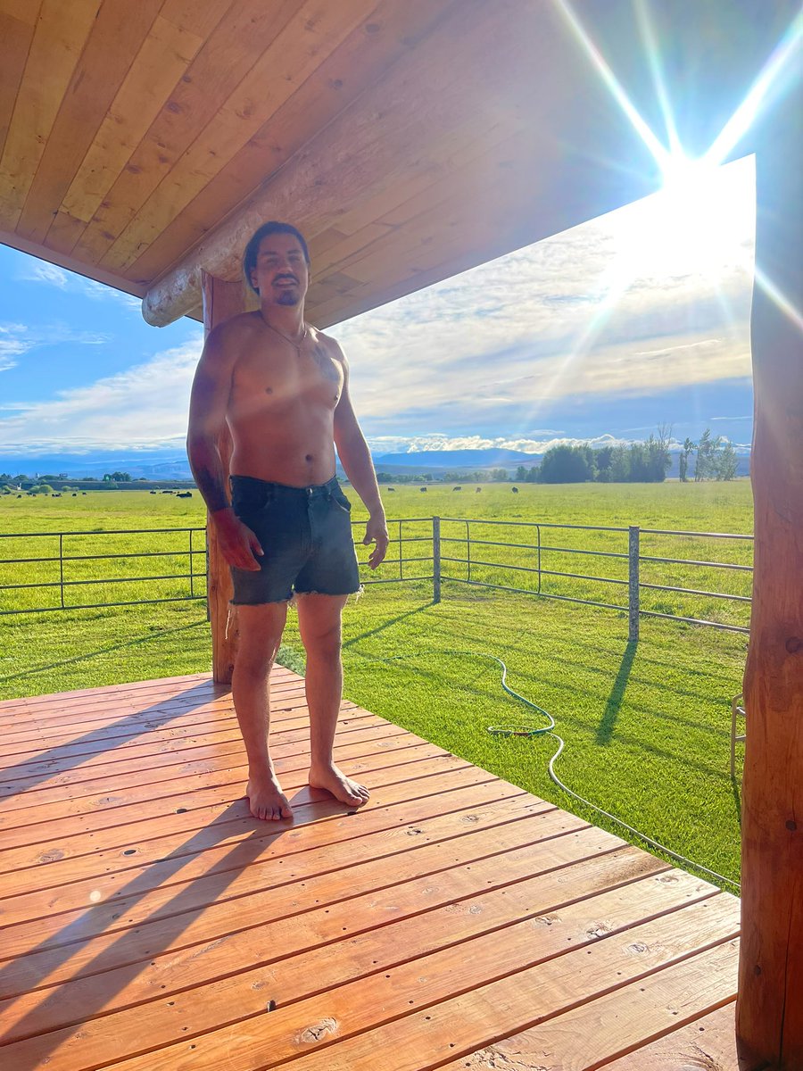 Carnivore Diet update:

3 months in, I feel 100x better!!! 

Down 34lbs from where I started
226lbs - down to 192lbs 
Aches and pains are gone! 

My wife and I broke our diet this weekend, and it really made us notice just how fake a lot of the food is. 

I’m really beginning to