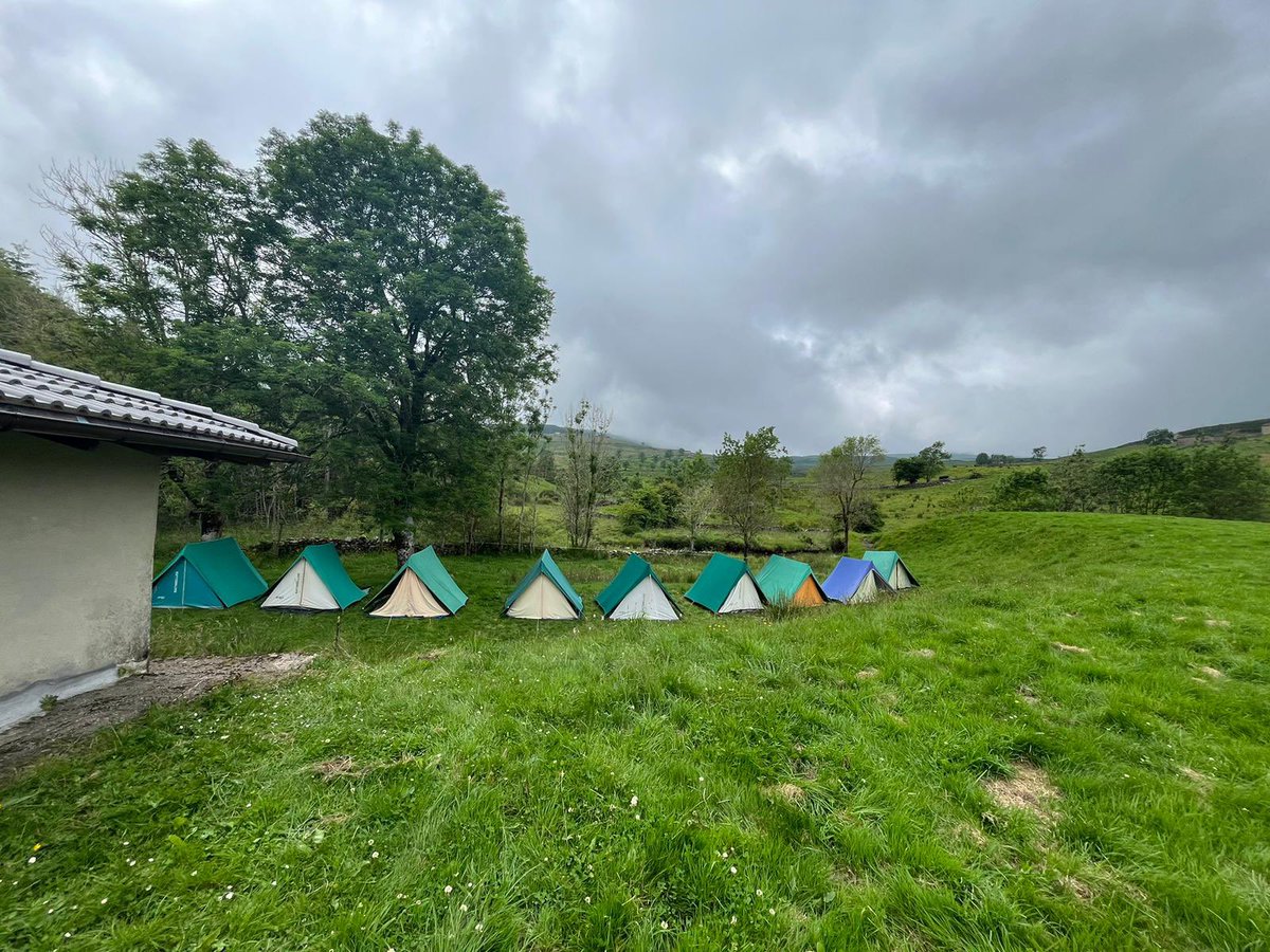 itakabilbao's tweet photo. TODO PREPARADO PARA LOS CAMPAMENTOS EN TRUEBA
Un año más, algunas monitoras del Movimiento Calasanz junto a chavalas de Bidean II y chicos de APM han dedicado el finde para poner todo a punto para el mes tan especial q se viene por Trueba. Eskerrik asko equipo!🔥🏕️
@EscolapiosBi https://t.co/wBWFgKP4Q6