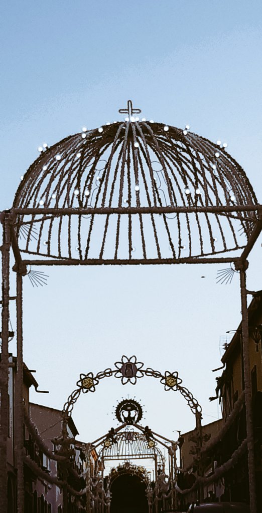 Fin a junio. Me quedo sin duda con el día 8 y 9. Disfrute familiar a tope con sentimientos a veces dispares, así lo quiso el destino. Pero esta barriada de Los Príncipes  sobrepasó los límites del gozo.