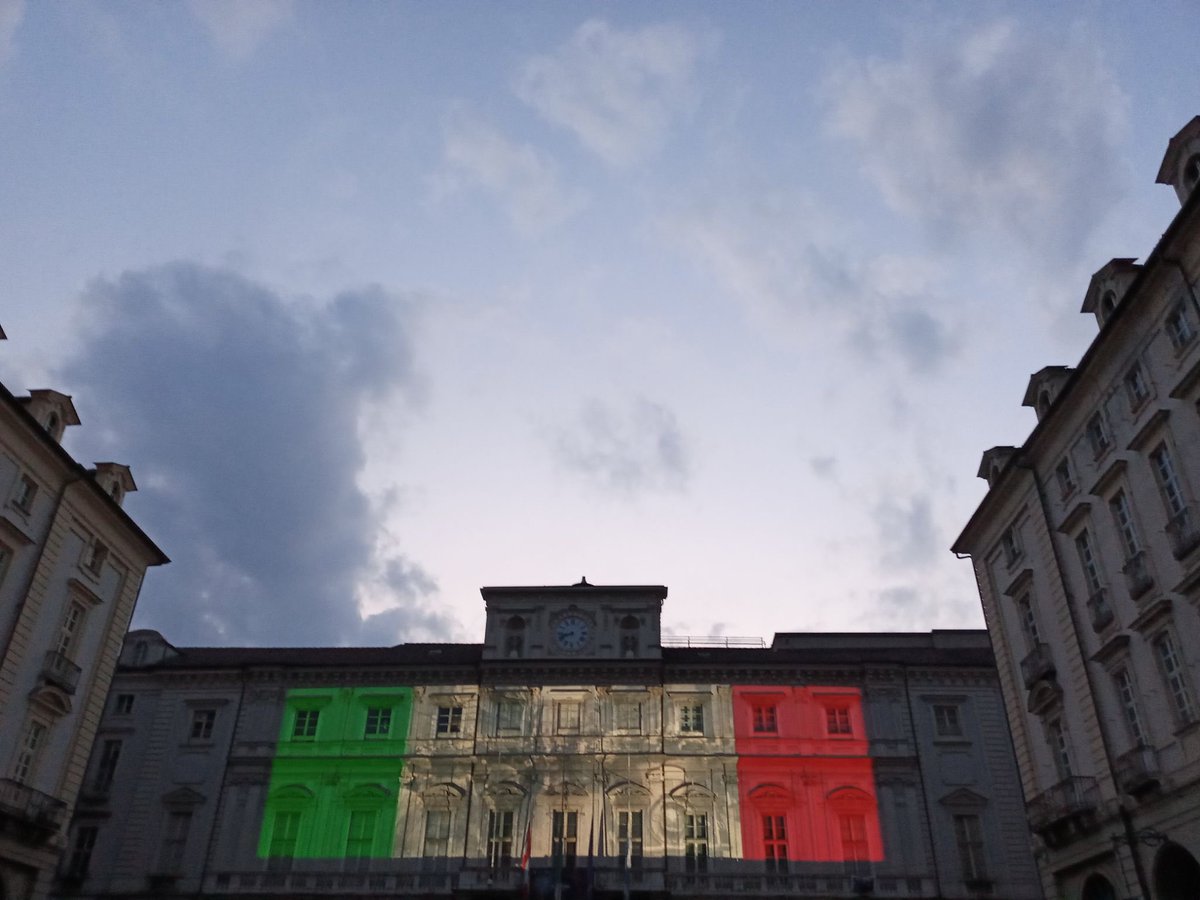 Torino. Donde vivo desde Diciembre de 2021. 
Me gusta que #X es la red social donde por el momento voy a escribir todo en #español.