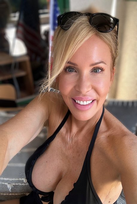 Luv summer days! Happy Sunday! XOXO 💋 #summer #weekendsunshine #HappySunday #bikini #sundayvibes #onlyfans #onlyfansgirl<a href="/tag/summer"class="tags">#summer</a><a href="/tag/bikini"class="tags"><span>#bikini</span></a><a href="/tag/happysunday"class="tags"><span>#happysunday</span></a><a href="/tag/sundayvibes"class="tags"><span>#sundayvibes</span></a><a href="/tag/weekendsunshine"class="tags"><span>#weekendsunshine</span></a>