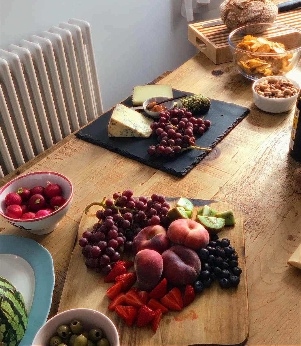 A catch up with former students at the pub 🍻 Leaving drinks for a special friend 🍹 The English Department social 🍕🍷 and a beautiful Friday soirée with colleagues 🥂🍇