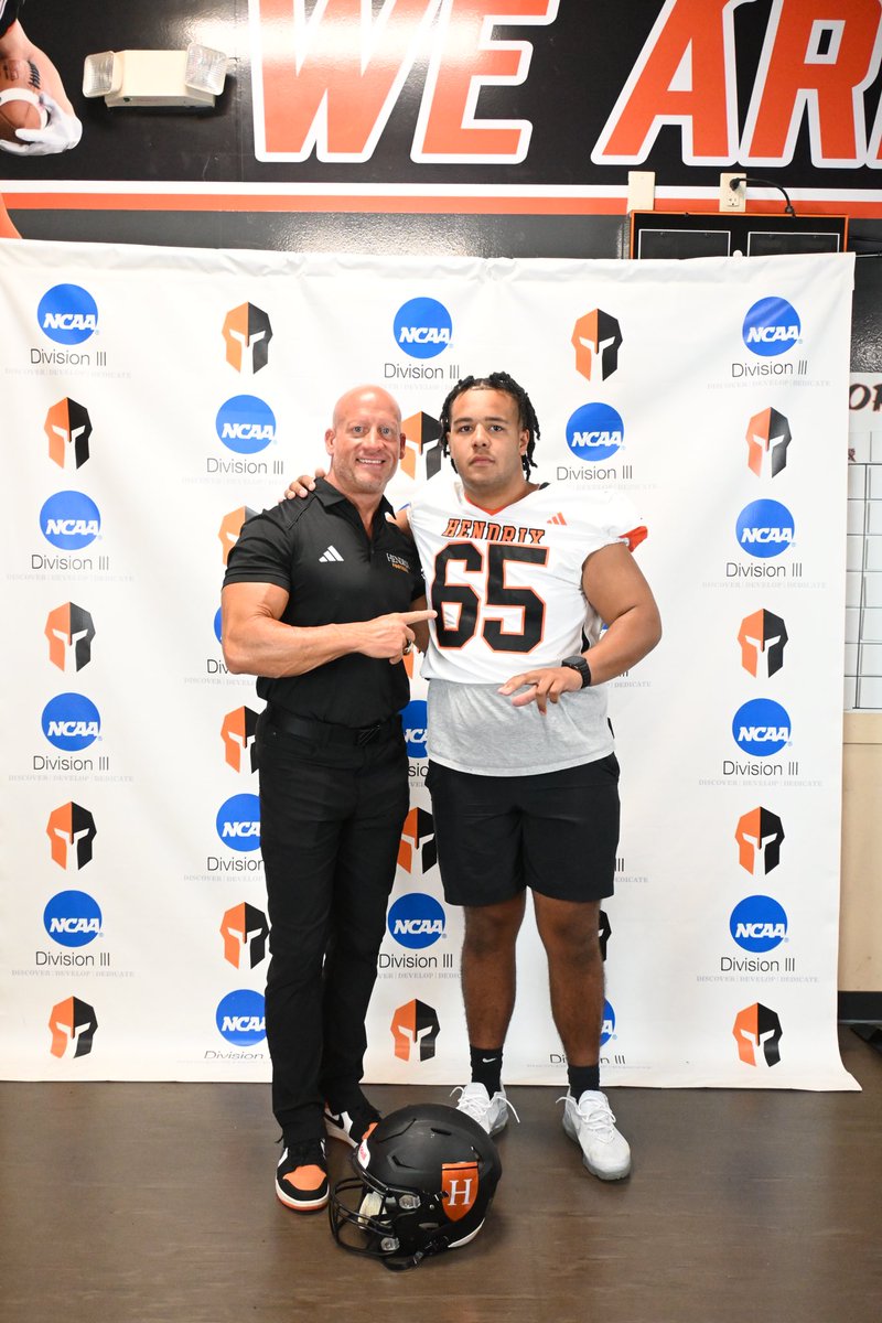 Dalton_C9's tweet photo. After a great conversation and visit I am blessed to have received a offer from @HendrixFootball 

@YoungyoungCoach @RussHeidiSLC @recruitLD @Scott_Sander1 https://t.co/8iM4UpSfMl