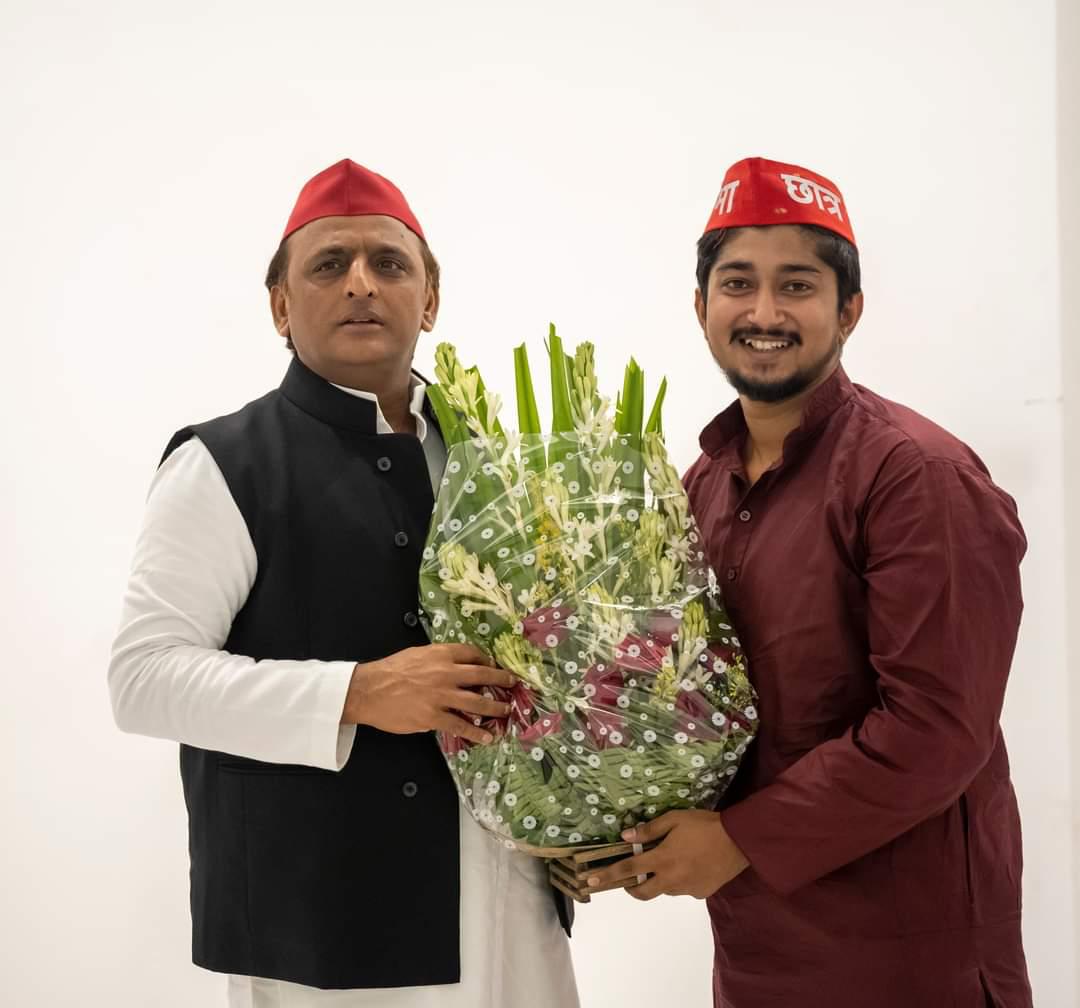 NajamPathan5's tweet photo. समाजवादी पार्टी के राष्ट्रीय अध्यक्ष,उत्तर प्रदेश को नई सोच व नया विकास देने वाले पूर्व मुख्यमंत्री व समाजवादी आंदोलन के नायक व "सादगी" से भरपूर्ण श्री अखिलेश यादव जी को जन्मदिवस की शुभकामनाएं एवं बधाई!!♥️💐
#AkhileshYadav 
#Happybirthday https://t.co/DTnlioUdZ2