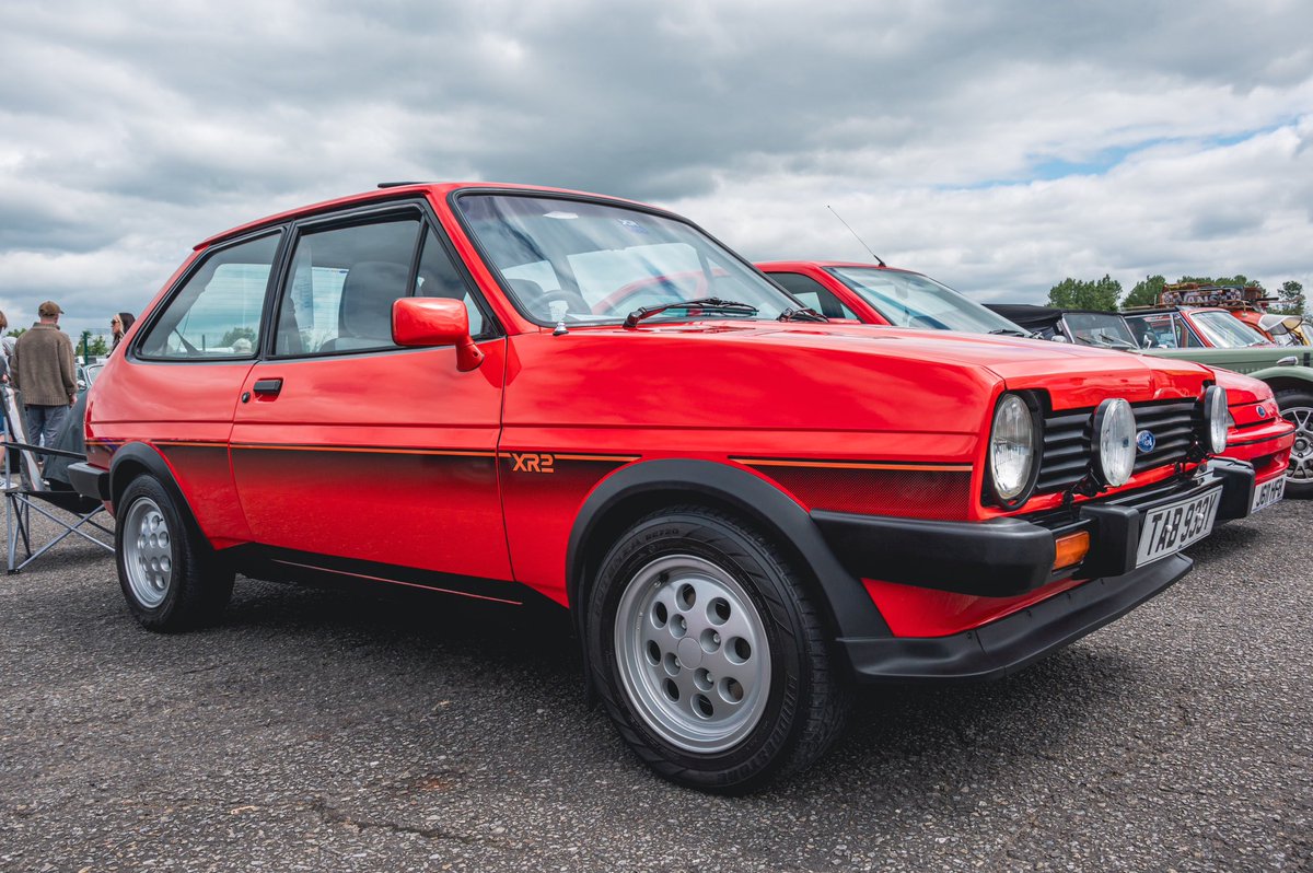 gordonplant's tweet photo. A superb XR2 at South Wales Classic Car Club in  Llandow #ClassicCars #ClassicFord #fiestaxr2 https://t.co/LRTGwSUCrw