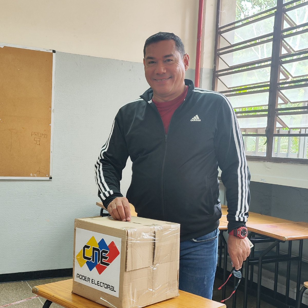 Inpsasel_vzla's tweet photo. Presidente de #Inpsasel Rusbel Rondón, participa junto a la Clase Trabajadora de nuestra institución en el Simulacro Electoral establecido por el @cneesvzla
#SimulacroPorLaPaz
@NicolasMaduro @AlexisJCorredor @MinTrabajoVE @rusbelrondon https://t.co/vJVR5bncAz