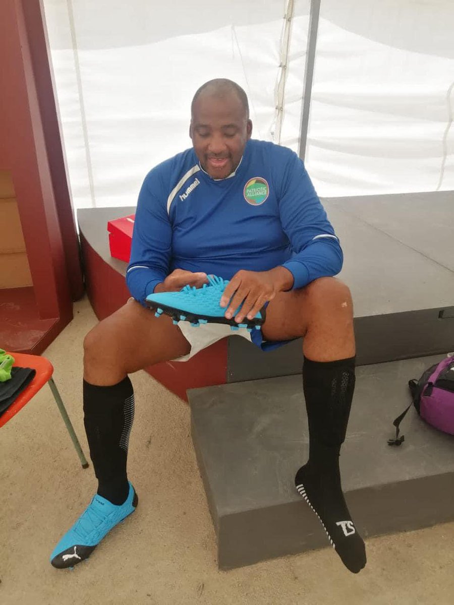 Ga re itokišeng go kitima. 
#OnsBaizaNie