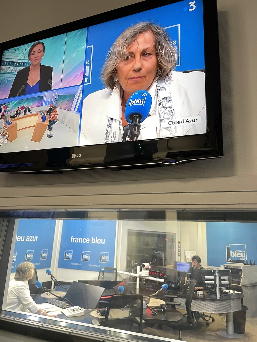 MerouNico's tweet photo. Bravo aux équipes de @francebleuazur et @F3cotedazur ensemble pour faire vivre la soirée électorale des #legislatives2024 dans les #AlpesMaritimes 

Une soirée en simultanée #Radio #TV 
Des résultats sur l’application #ICI https://t.co/TkRFDTT1ON