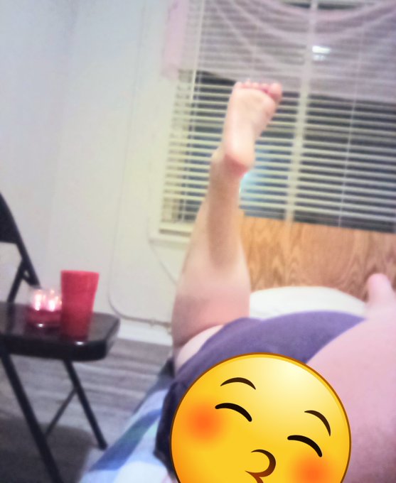 Can you smell my sweet feet from over there feet sniffers?  https://t.co/HLaaBW0pvi  #feetworshi̇p  feet<a href="/tag/feetworship"class="tags"><span>#feetworship</span></a>