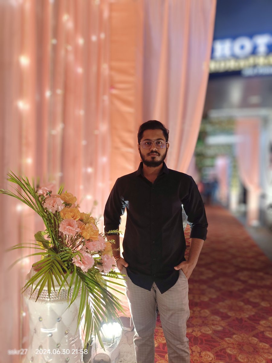 sskr275's tweet photo. Casual
.
.
.
#sskr27 #selfphotography #photo #photography #picture #me #picture #photo #twitterposts #insta #explore #explorepage https://t.co/8MBjONBD4E