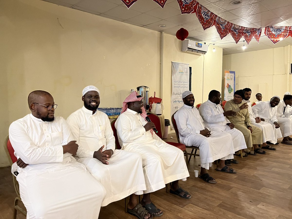 mansorcenter's tweet photo. نسعى بمركز حي المنصور أن نكون دوما بيئةً للتواصل ،
وفي ديوانية "ملتقى أصدقاء المركز - ختام الموسم" 
استضفنا ثلة من أهالي الحي في جلسة ودية وحِبيّة استمتع الجميع فيها بالتواصل بعد نهاية موسم الحج بالعمل أو التطوع أو ممن منّ الله عليه بأداء مناسك الحج ،،
فأهلا وسهلا بالجميع 🌹💐 https://t.co/MQARqCBZJp