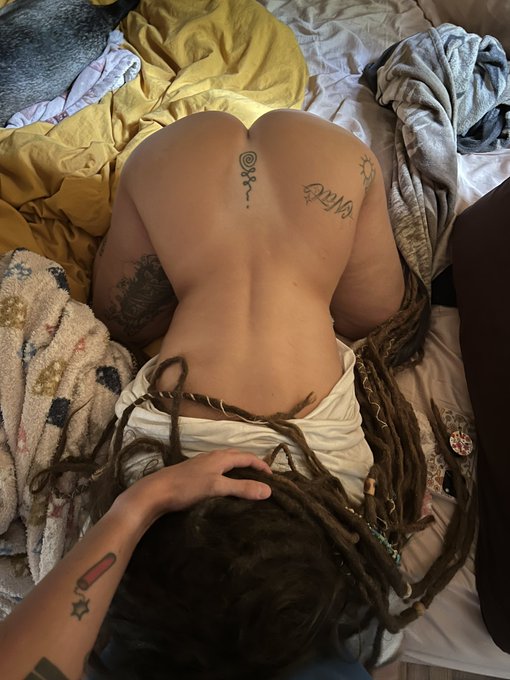 need some morning head?   https://t.co/v07VxQkGgL https://t.co/IXvi75ScU1