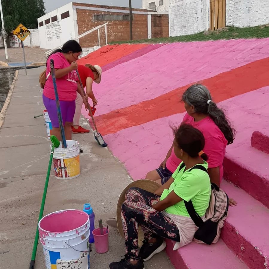 CedhDurango's tweet photo. La #participaciónsocial es una realidad en el polígono Ampliación y Las Mangas,  gracias al proyecto #TerritoriosDePaz y a #Mibe (artista gráfico) que están transformando con arte-color las casas y espacios recreativos.

#CulturadePazyPrevencion🕊 https://t.co/sigJgaOIk1