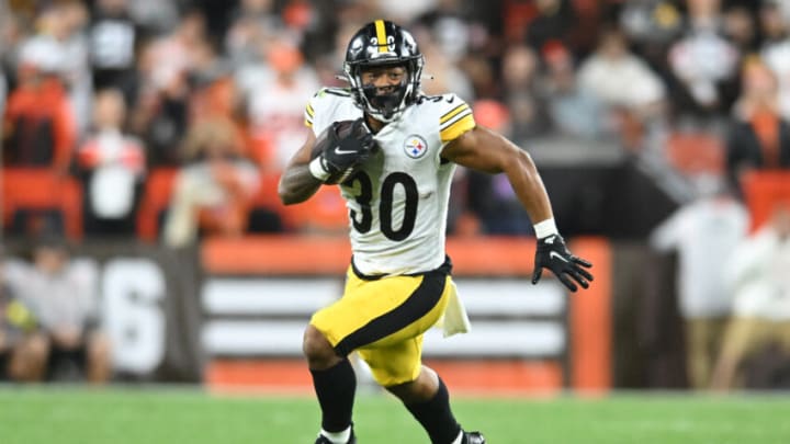 UNDERRATED: Amongst RBs with at least 100 carries, #Steelers RB Jaylen Warren ranks...

3rd in yards before contact 
1st in evasion percentage 
1st in broken tackle percentage

(Via @NoExpertFF)