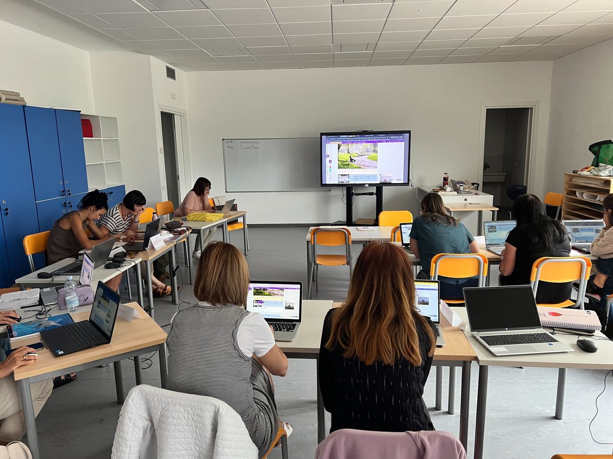 KamiApp's tweet photo. Our favourite ๐ฎ๐น @laproffisa did some Kami training with Italian teachers last week, using resources she developed for the training on Interactive Storytelling!
Do you have a go-to resource for upskilling or supporting your educators when using Kami? https://t.co/IYVYI41IDS