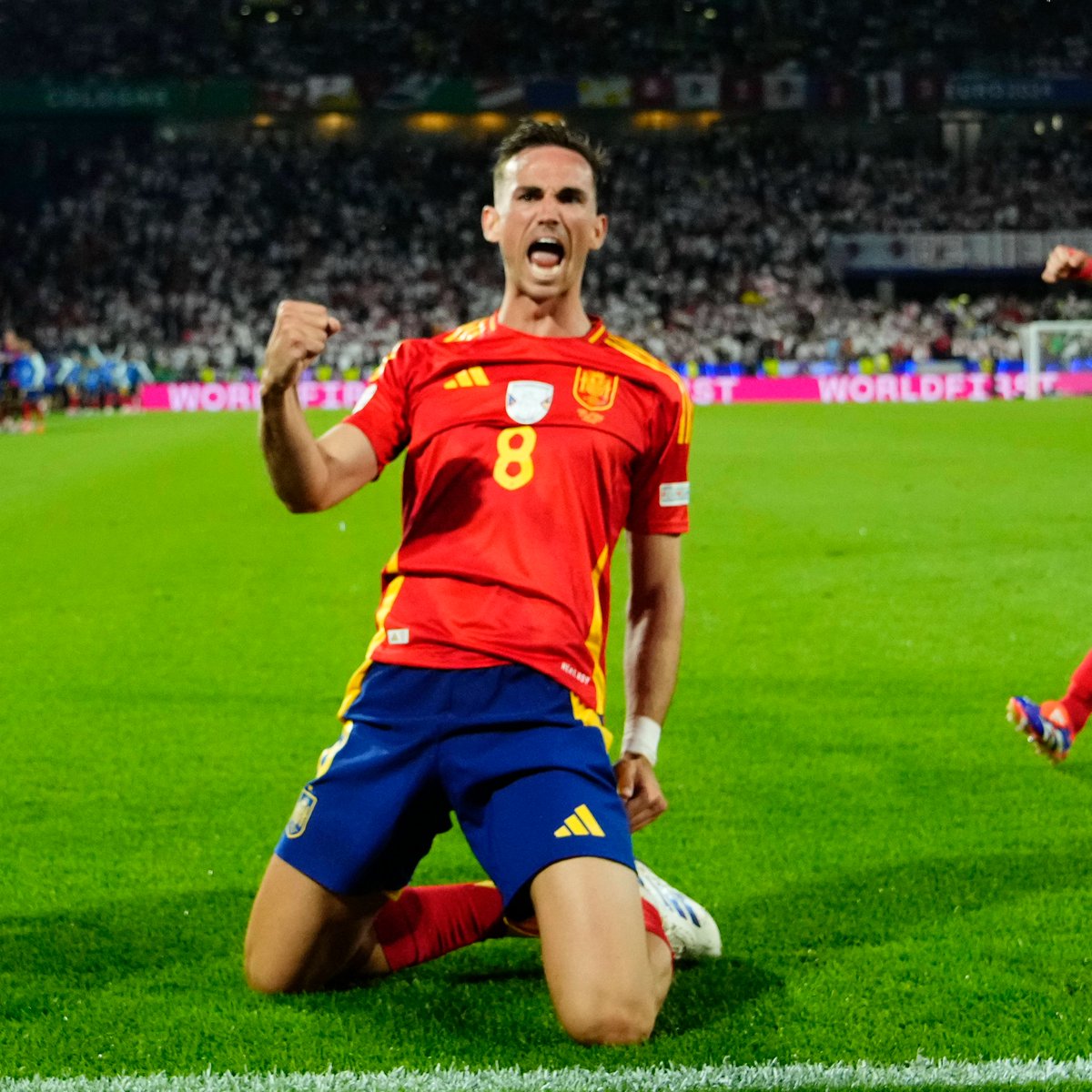 🌟 | PLAYER OF THE MATCH

Fabián Ruiz v Georgia:

👌 107 touches
⚽️ 1 goal
🎯 7 shots/2 on target (0.72 xG)
🅰️ 1 assist
🔑 2 key passes
👟 79/86 accurate passes (0.13 xA)
💨 4/5 successful dribbles
📈 9.1 Sofascore Rating

Another outstanding display by Spain's no. 8. 🙌🇪🇸