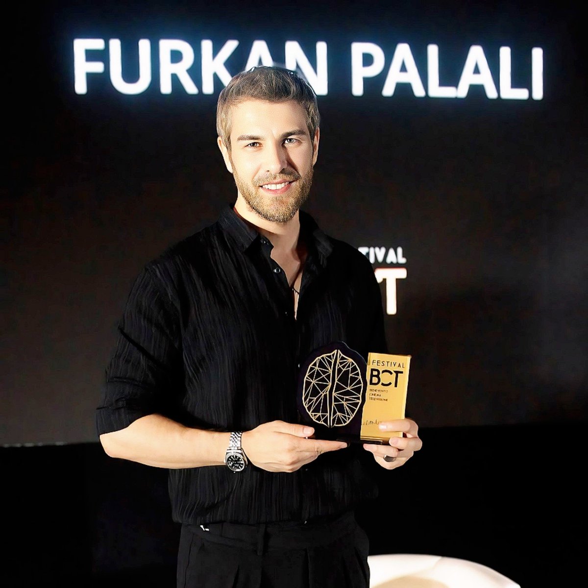 Mesleğine karşı saygını, sevgini, emeğini seviyorum...💙
Verdiğin emeğin karşılığını görmeyi daha çok seviyorum... <a href="/fpalali/">Furkan Palalı</a> 🌟

Daima...🏆👏🏻👏🏻🤍

#FurkanPalalı 💎 #FurkanPalalı