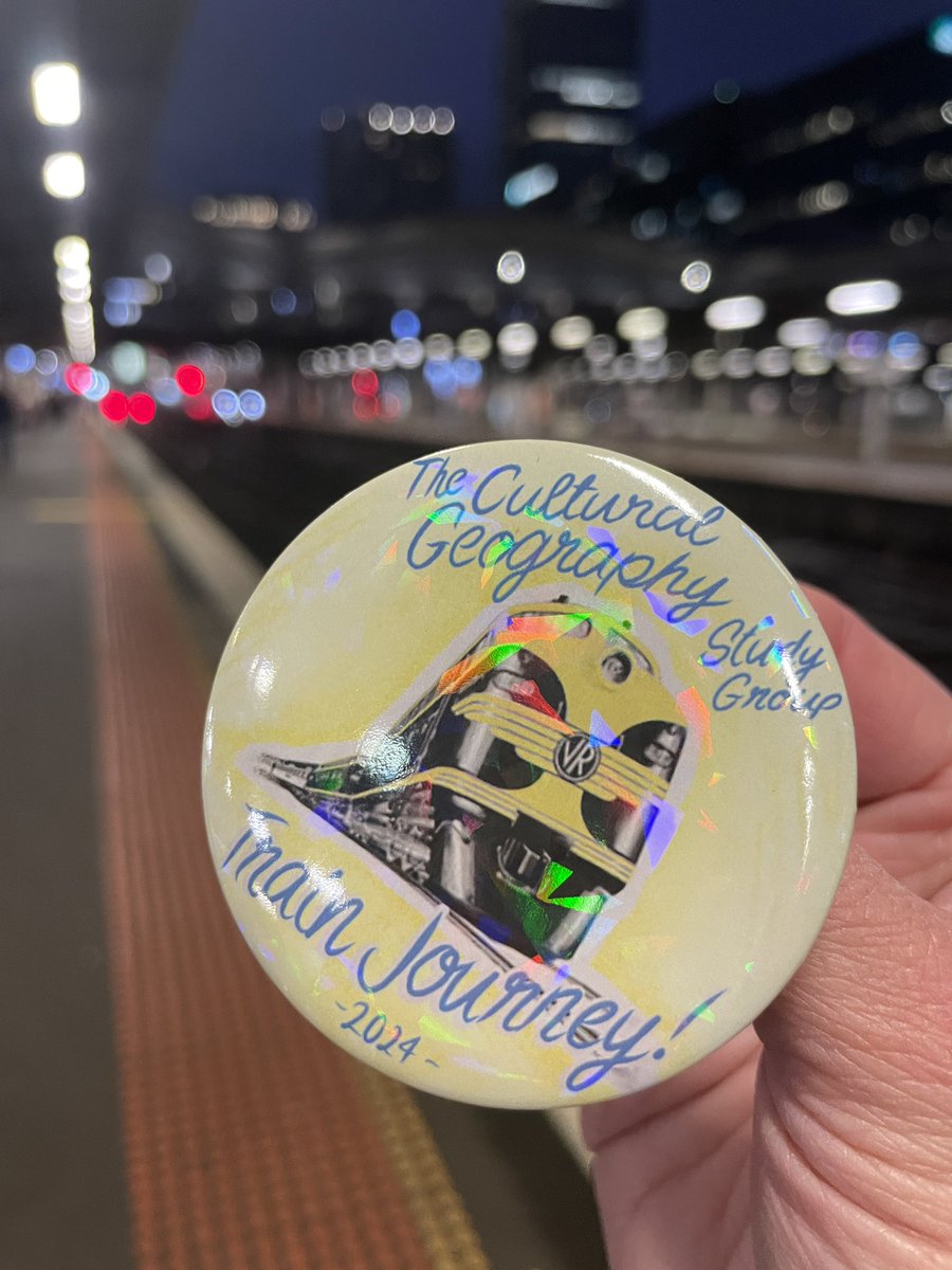 Kaya Tatjana Barry (@kayathiea) on Twitter photo and we're off! The <a href="/cultgeogau/">cultural geography study group</a> Train Journey 2024! (complete with commemorative badge)
#IAG2024 and we're off! The <a href="/cultgeogau/">cultural geography study group</a> Train Journey 2024! (complete with commemorative badge)
#IAG2024