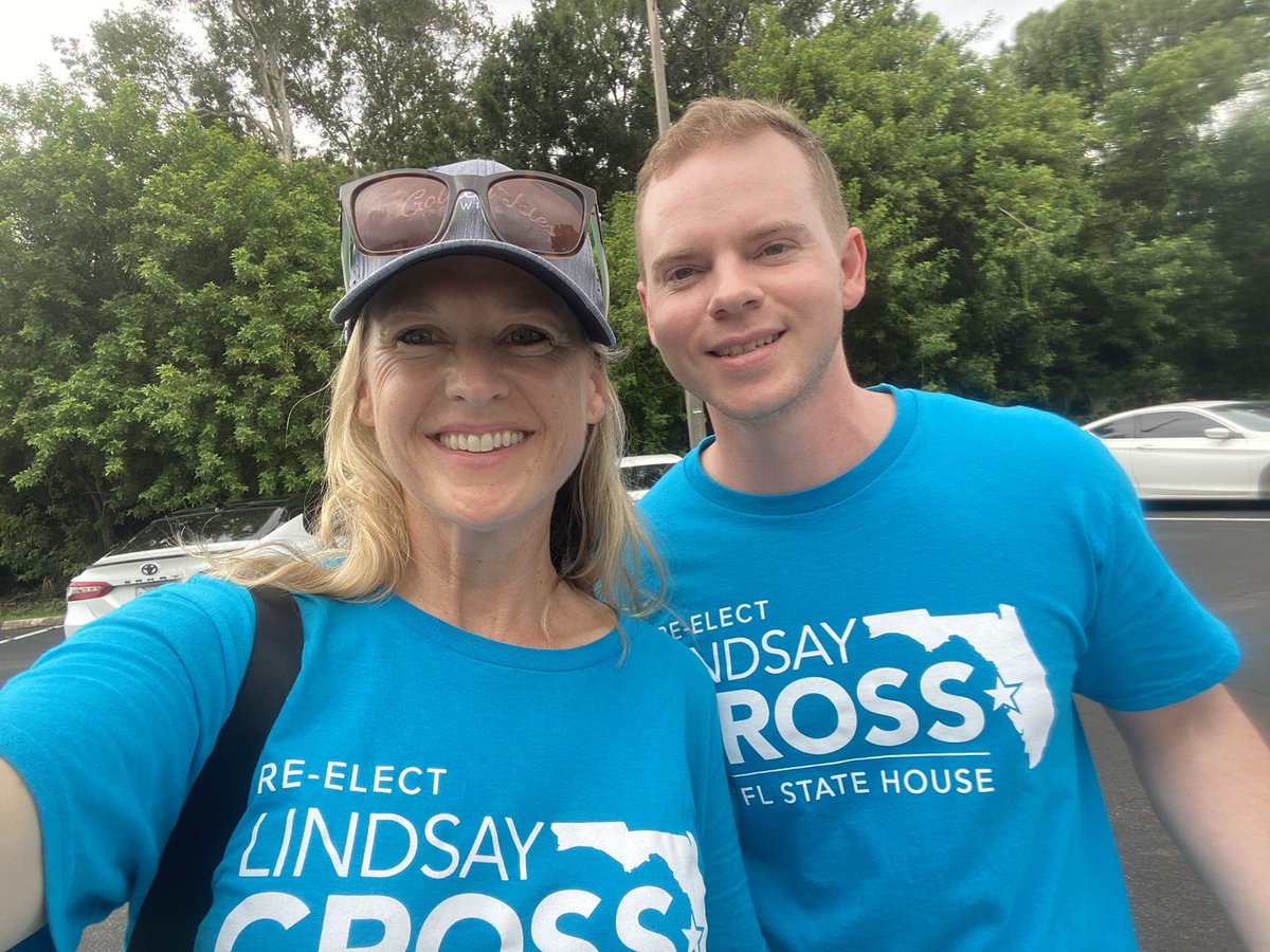 LindsayCrossFL's tweet photo. Great time talking to voters (&amp; some cute chicks) this weekend! Thanks to rockstar volunteers like Matt! 

#crosswalking #crossforflhouse #canvassing #stpetersburg #stpete #community https://t.co/gdVRiyJLmE