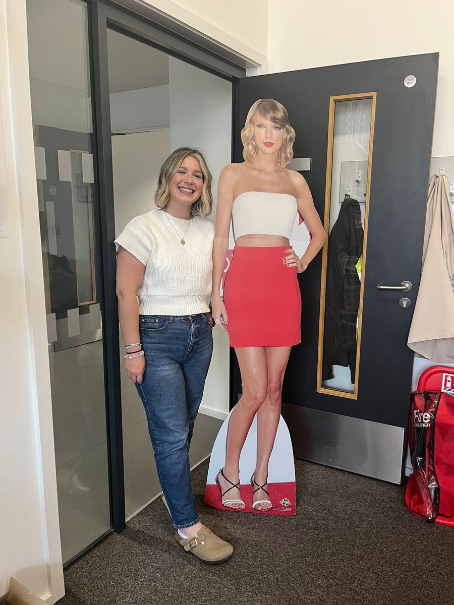 Very sad to be leaving Kilmarnock Academy after two amazing years. The best team ever! Thank you to <a href="/taylorswift13/">Taylor Swift</a> for coming to wish me goodbye x