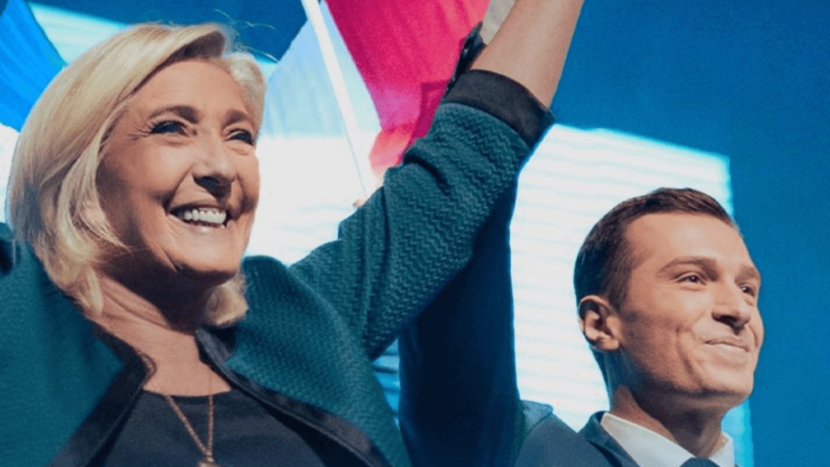 AlemannoTW's tweet photo. MARINE LE PEN AL 34%: I SOVRANISTI FRANCESI POSSONO DAVVERO VINCERE
Nella certezza che Marine Le Pen non seguirà l’esempio della Meloni (che fino ad oggi si è rifiutata di aiutarla in nome del conservatorismo) e continuerà a rappresentare il sovranismo nella nuova Francia. #LePen https://t.co/W7fToRvx8H