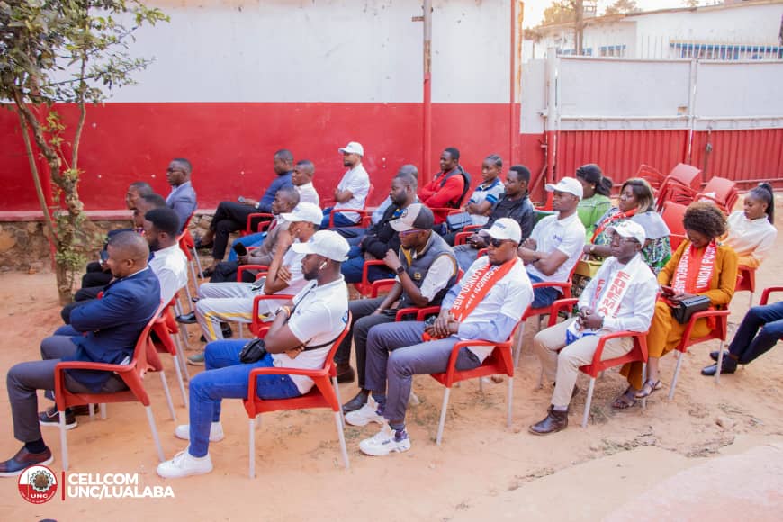 Le Secrétaire Inter-féderal de l'UNC LUALABA, l'hon <a href="/ChristianMasud_/">Christian Masudi</a> rearme le moral des responsables des structures et leurs membres pour préparer l'arrivée imminente du Secrétaire Général 5 étoiles <a href="/BillyKambale1/">Billy Kambale</a> à Kolwezi.